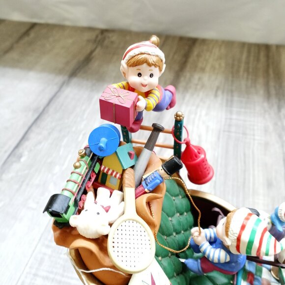 Enesco "Gettin' Ready to Go Ho Ho Ho" Musical Sleigh - Picture 6 of 11